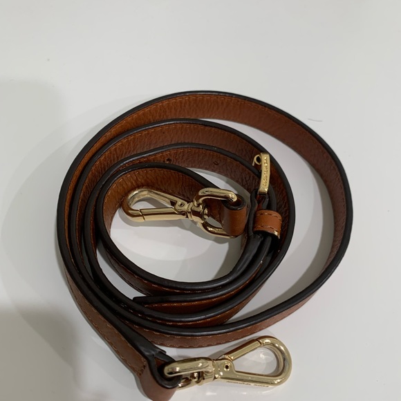 Michael Kor Vintage 2013 Satchel Purse with matching wallet. - Picture 5 of 8